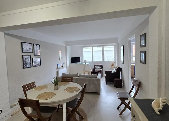 Bel à Deux Pas De La